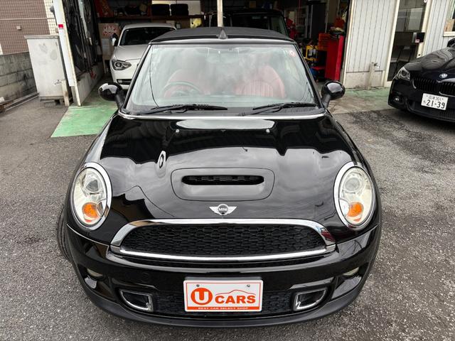 ＭＩＮＩ クーパーＳ　コンバーチブル　ナビ　地デジ　シートカバー　ＨＩＤヘッドライト　プッシュスタート　スポーツモード　ＥＴＣ　Ｂｌｕｅｔｏｏｔｈ　ターボ　車検２年（4枚目）