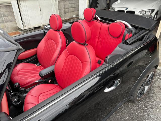 ＭＩＮＩ クーパーＳ　コンバーチブル　ナビ　地デジ　シートカバー　ＨＩＤヘッドライト　プッシュスタート　スポーツモード　ＥＴＣ　Ｂｌｕｅｔｏｏｔｈ　ターボ　車検２年（13枚目）