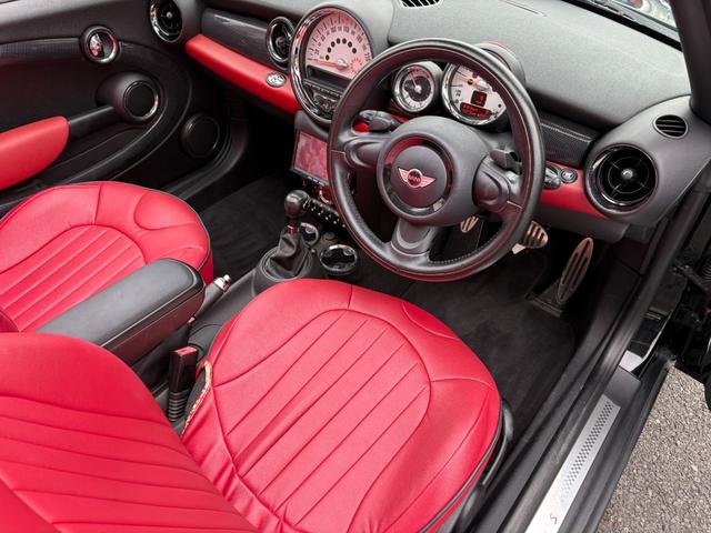 ＭＩＮＩ クーパーＳ　コンバーチブル　ナビ　地デジ　シートカバー　ＨＩＤヘッドライト　プッシュスタート　スポーツモード　ＥＴＣ　Ｂｌｕｅｔｏｏｔｈ　ターボ　車検２年（50枚目）