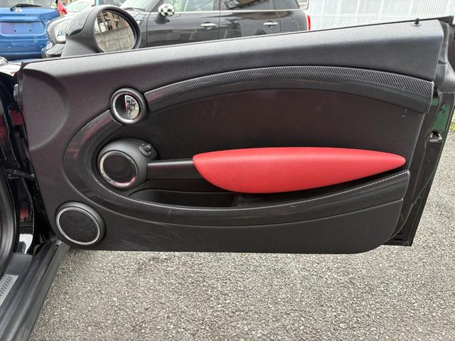 ＭＩＮＩ クーパーＳ　コンバーチブル　ナビ　地デジ　シートカバー　ＨＩＤヘッドライト　プッシュスタート　スポーツモード　ＥＴＣ　Ｂｌｕｅｔｏｏｔｈ　ターボ　車検２年（59枚目）