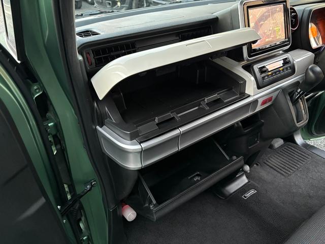 スペーシア ハイブリッドＸ　８インチナビ　２トーンルーフパッケージ装着車　アップグレードパッケージ装着車　全方位モニター用カメラパッケージ装着車　片側側パワスラ　ドラレコ　ＥＴＣ　ヘッドアップディスプレイ　Ｄ席シートヒーター（57枚目）