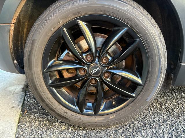 ＭＩＮＩ クーパーＳ　クロスオーバー　黒皮　シートヒーター　ＥＴＣ　ＪＣＷエアロ　ターボ　タイミングチェーン　ＨＩＤヘッドライト　オートライト　キーレス　プッシュスタート　ＡＵＸ　パドルシフト　ブロアモーター交換済　ベルト＆プーリー交換済（29枚目）