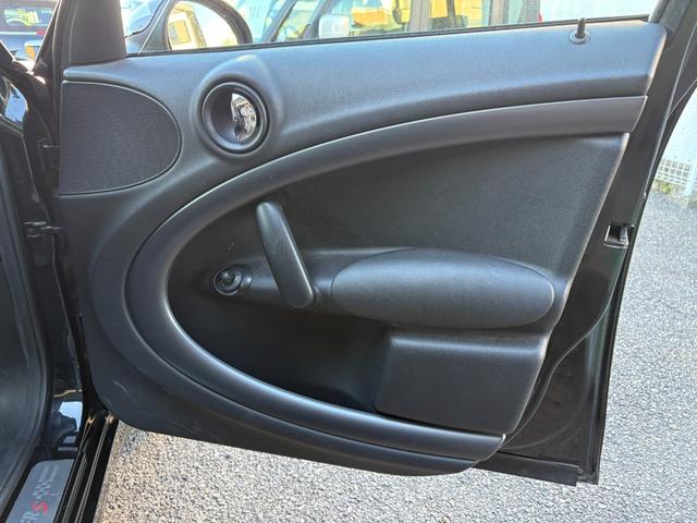 ＭＩＮＩ クーパーＳ　クロスオーバー　黒皮　シートヒーター　ＥＴＣ　ＪＣＷエアロ　ターボ　タイミングチェーン　ＨＩＤヘッドライト　オートライト　キーレス　プッシュスタート　ＡＵＸ　パドルシフト　ブロアモーター交換済　ベルト＆プーリー交換済（52枚目）