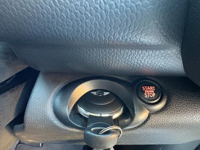 ＭＩＮＩ クーパーＳ　クロスオーバー　黒皮　シートヒーター　ＥＴＣ　ＪＣＷエアロ　ターボ　タイミングチェーン　ＨＩＤヘッドライト　オートライト　キーレス　プッシュスタート　ＡＵＸ　パドルシフト　ブロアモーター交換済　ベルト＆プーリー交換済（59枚目）