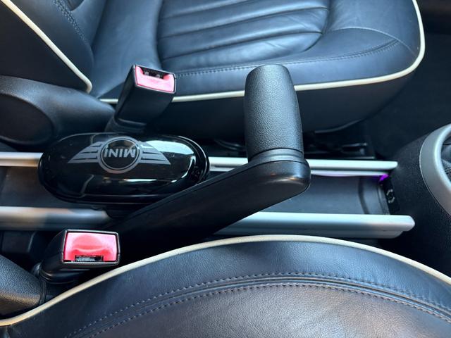 ＭＩＮＩ クーパーＳ　クロスオーバー　黒皮　シートヒーター　ＥＴＣ　ＪＣＷエアロ　ターボ　タイミングチェーン　ＨＩＤヘッドライト　オートライト　キーレス　プッシュスタート　ＡＵＸ　パドルシフト　ブロアモーター交換済　ベルト＆プーリー交換済（60枚目）