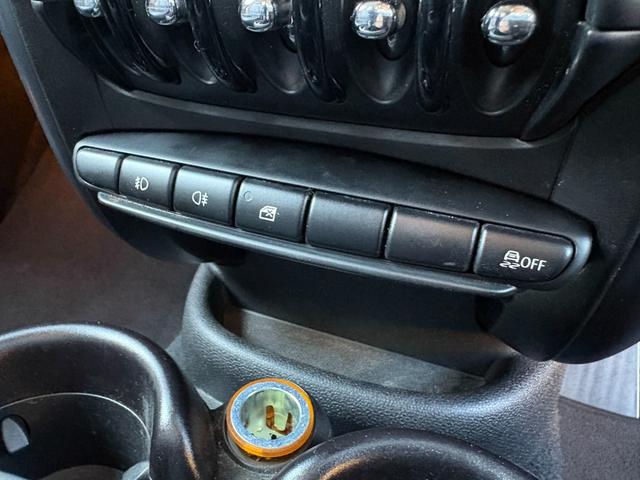 ＭＩＮＩ クーパーＳ　クロスオーバー　黒皮　シートヒーター　ＥＴＣ　ＪＣＷエアロ　ターボ　タイミングチェーン　ＨＩＤヘッドライト　オートライト　キーレス　プッシュスタート　ＡＵＸ　パドルシフト　ブロアモーター交換済　ベルト＆プーリー交換済（62枚目）