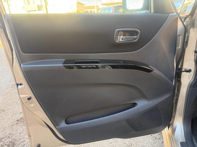 パレットＳＷ リミテッドＩＩ　タイヤ新品　Ｂカメ　Ｂｌｕｅｔｏｏｔｈ　地デジ　シートヒーター　ＨＩＤヘッドライト　オートライト　両側パワスラ　スマートキー　プッシュスタート　フォグランプ（59枚目）