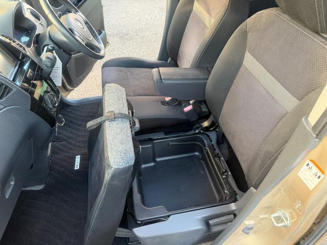 パレットＳＷ リミテッドＩＩ　タイヤ新品　Ｂカメ　Ｂｌｕｅｔｏｏｔｈ　地デジ　シートヒーター　ＨＩＤヘッドライト　オートライト　両側パワスラ　スマートキー　プッシュスタート　フォグランプ（63枚目）