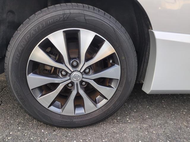 セレナ ハイウェイスター　Ｖセレクション　純正ＳＤナビ、フルセグＴＶ、アラウンドビューモニター、両側パワースライドドア、ＥＴＣ、ＬＥＤヘッドライト、インテリジェントキー×２、エマージェンシーブレーキ、ワンオーナー車！（12枚目）