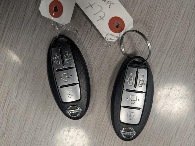 セレナ ハイウェイスター　Ｖセレクション　純正ＳＤナビ、フルセグＴＶ、アラウンドビューモニター、両側パワースライドドア、ＥＴＣ、ＬＥＤヘッドライト、インテリジェントキー×２、エマージェンシーブレーキ、ワンオーナー車！（39枚目）