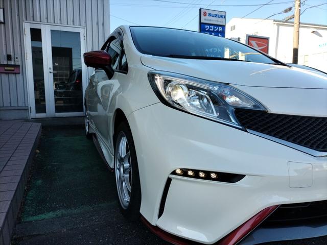 ノート ニスモ　純正ナビ＆フルセグＴＶ、バックカメラ、ＥＴＣ、オプションＬＥＤヘッドライト、ＥＣＯスーパーチャージャー、スマートキー、アイドリングストップ、電動格納ミラー、ＣＶＴ、盗難防止システム、衝突安全ボディ（10枚目）