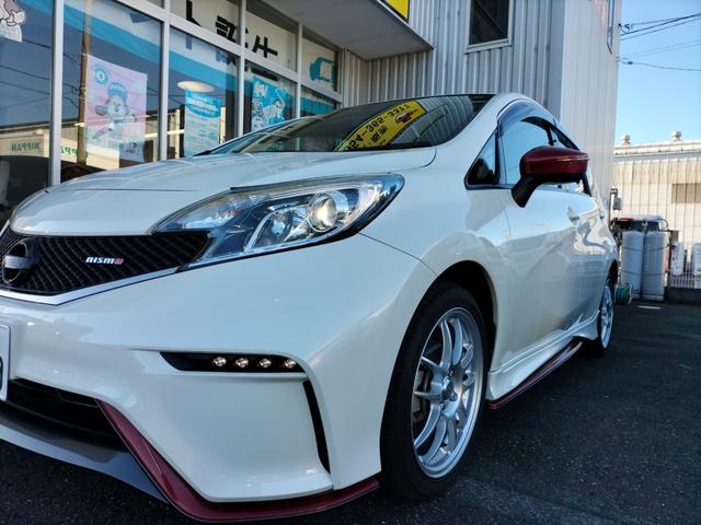 ノート ニスモ　純正ナビ＆フルセグＴＶ、バックカメラ、ＥＴＣ、オプションＬＥＤヘッドライト、ＥＣＯスーパーチャージャー、スマートキー、アイドリングストップ、電動格納ミラー、ＣＶＴ、盗難防止システム、衝突安全ボディ（11枚目）