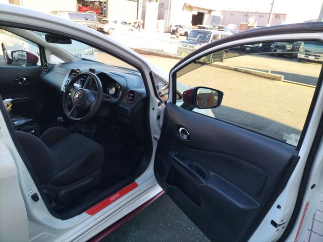 ノート ニスモ　純正ナビ＆フルセグＴＶ、バックカメラ、ＥＴＣ、オプションＬＥＤヘッドライト、ＥＣＯスーパーチャージャー、スマートキー、アイドリングストップ、電動格納ミラー、ＣＶＴ、盗難防止システム、衝突安全ボディ（20枚目）