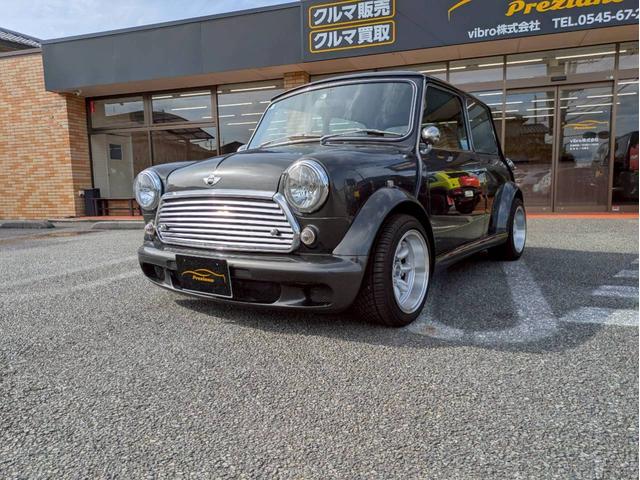 ＭＩＮＩ １．３　全塗装　社外エアクリ・マフラー・１３ＡＷ　オーバーフェンダー　追加メーター　ローダウン　シートカバー　ＥＴＣ　オルタネーター交換済み　ユーザー買取車禁煙車　社外スピーカー　社外エアロ（9枚目）