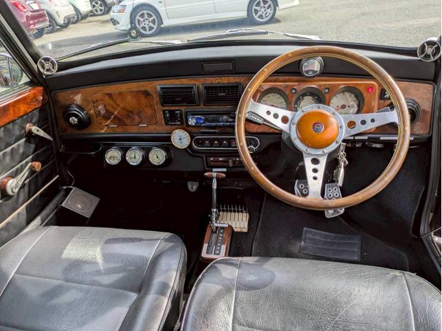 ＭＩＮＩ １．３　全塗装　社外エアクリ・マフラー・１３ＡＷ　オーバーフェンダー　追加メーター　ローダウン　シートカバー　ＥＴＣ　オルタネーター交換済み　ユーザー買取車禁煙車　社外スピーカー　社外エアロ（10枚目）