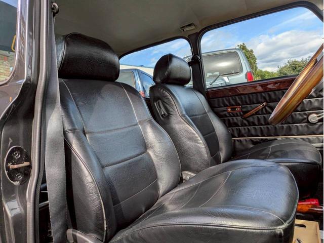 ＭＩＮＩ １．３　全塗装　社外エアクリ・マフラー・１３ＡＷ　オーバーフェンダー　追加メーター　ローダウン　シートカバー　ＥＴＣ　オルタネーター交換済み　ユーザー買取車禁煙車　社外スピーカー　社外エアロ（11枚目）