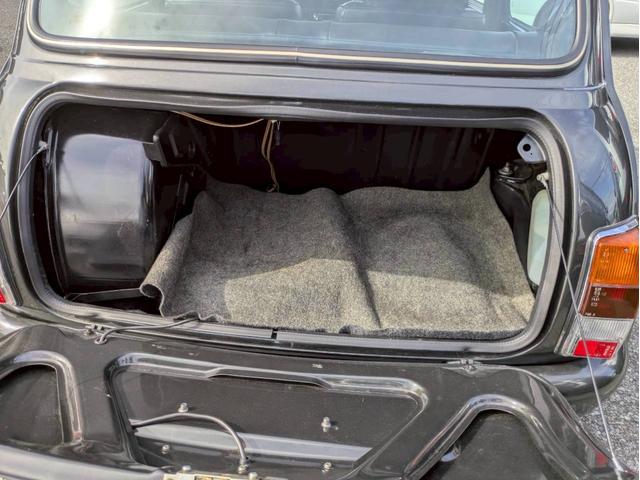 ＭＩＮＩ １．３　全塗装　社外エアクリ・マフラー・１３ＡＷ　オーバーフェンダー　追加メーター　ローダウン　シートカバー　ＥＴＣ　オルタネーター交換済み　ユーザー買取車禁煙車　社外スピーカー　社外エアロ（15枚目）