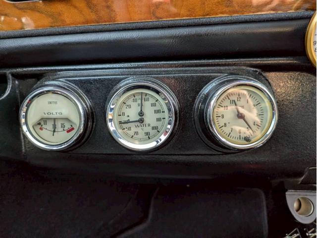 ＭＩＮＩ １．３　全塗装　社外エアクリ・マフラー・１３ＡＷ　オーバーフェンダー　追加メーター　ローダウン　シートカバー　ＥＴＣ　オルタネーター交換済み　ユーザー買取車禁煙車　社外スピーカー　社外エアロ（21枚目）