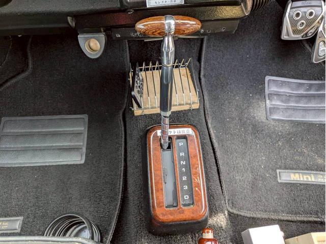ＭＩＮＩ １．３　全塗装　社外エアクリ・マフラー・１３ＡＷ　オーバーフェンダー　追加メーター　ローダウン　シートカバー　ＥＴＣ　オルタネーター交換済み　ユーザー買取車禁煙車　社外スピーカー　社外エアロ（24枚目）