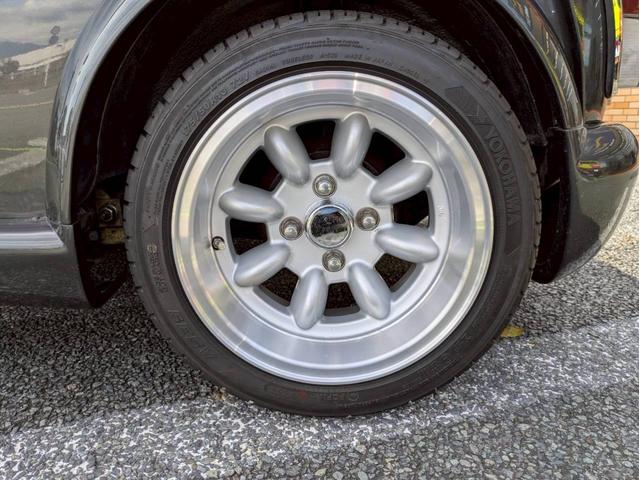 ＭＩＮＩ １．３　全塗装　社外エアクリ・マフラー・１３ＡＷ　オーバーフェンダー　追加メーター　ローダウン　シートカバー　ＥＴＣ　オルタネーター交換済み　ユーザー買取車禁煙車　社外スピーカー　社外エアロ（33枚目）