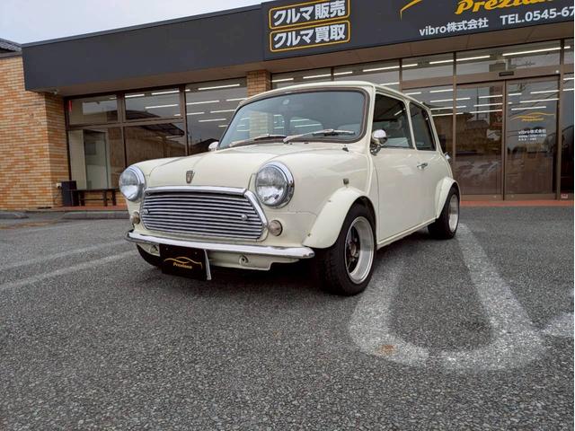 ＭＩＮＩ １．３　レザーシート　オーバーフェンダー　社外１２インチホイール　社外センター出しマフラー　ローダウン　ＥＴＣ　ユーザー買取　全塗装　禁煙車（9枚目）