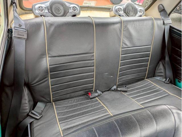 ＭＩＮＩ １．３　レザーシート　オーバーフェンダー　社外１２インチホイール　社外センター出しマフラー　ローダウン　ＥＴＣ　ユーザー買取　全塗装　禁煙車（13枚目）