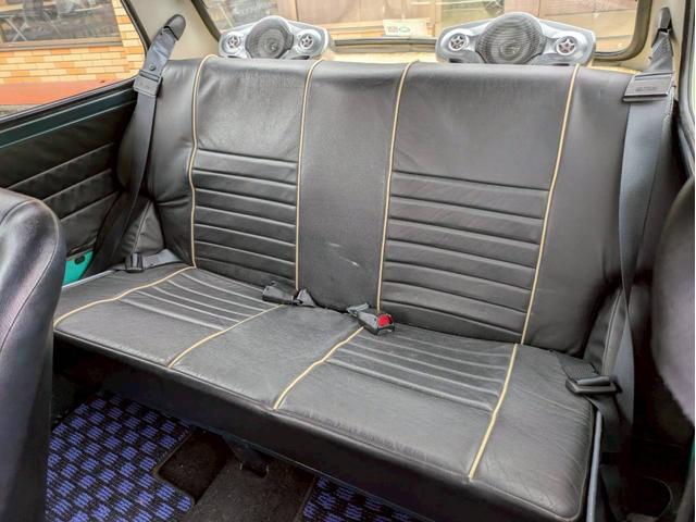 ＭＩＮＩ １．３　レザーシート　オーバーフェンダー　社外１２インチホイール　社外センター出しマフラー　ローダウン　ＥＴＣ　ユーザー買取　全塗装　禁煙車（14枚目）