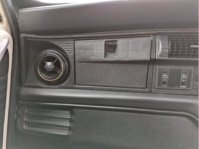 ＭＩＮＩ １．３　レザーシート　オーバーフェンダー　社外１２インチホイール　社外センター出しマフラー　ローダウン　ＥＴＣ　ユーザー買取　全塗装　禁煙車（21枚目）