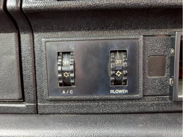 ＭＩＮＩ １．３　レザーシート　オーバーフェンダー　社外１２インチホイール　社外センター出しマフラー　ローダウン　ＥＴＣ　ユーザー買取　全塗装　禁煙車（23枚目）