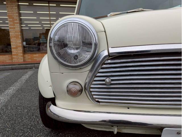 ＭＩＮＩ １．３　レザーシート　オーバーフェンダー　社外１２インチホイール　社外センター出しマフラー　ローダウン　ＥＴＣ　ユーザー買取　全塗装　禁煙車（29枚目）