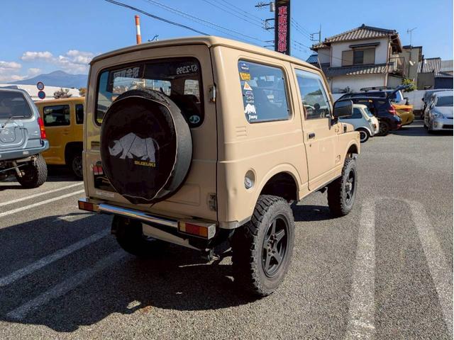 ジムニー 　リフトアップ公認　社外マフラー　社外前後バンパー　ＲＥＣＡＲＯシート２脚　追加メーター　社外ステアリング　社外１６ＡＷ　ユーザー買取車　全塗装（5枚目）