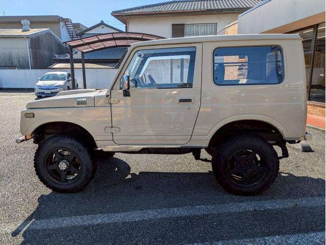 ジムニー 　リフトアップ公認　社外マフラー　社外前後バンパー　ＲＥＣＡＲＯシート２脚　追加メーター　社外ステアリング　社外１６ＡＷ　ユーザー買取車　全塗装（8枚目）