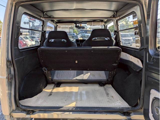 ジムニー 　リフトアップ公認　社外マフラー　社外前後バンパー　ＲＥＣＡＲＯシート２脚　追加メーター　社外ステアリング　社外１６ＡＷ　ユーザー買取車　全塗装（14枚目）