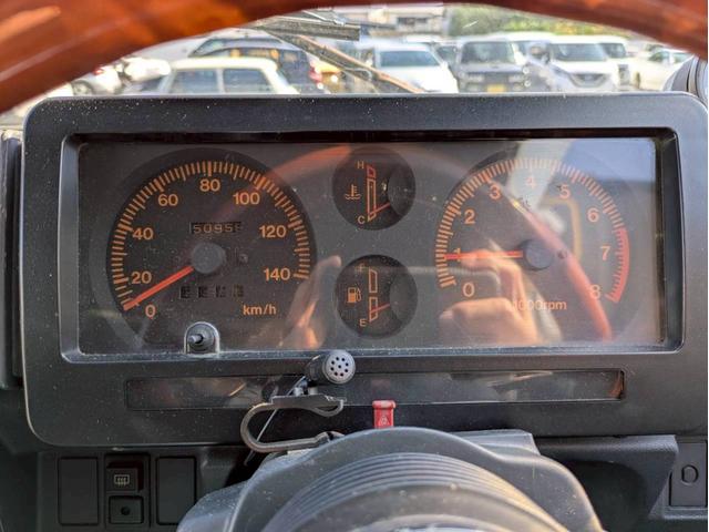 ジムニー 　リフトアップ公認　社外マフラー　社外前後バンパー　ＲＥＣＡＲＯシート２脚　追加メーター　社外ステアリング　社外１６ＡＷ　ユーザー買取車　全塗装（18枚目）