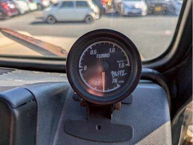 ジムニー 　リフトアップ公認　社外マフラー　社外前後バンパー　ＲＥＣＡＲＯシート２脚　追加メーター　社外ステアリング　社外１６ＡＷ　ユーザー買取車　全塗装（19枚目）