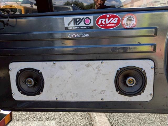 ジムニー 　リフトアップ公認　社外マフラー　社外前後バンパー　ＲＥＣＡＲＯシート２脚　追加メーター　社外ステアリング　社外１６ＡＷ　ユーザー買取車　全塗装（24枚目）