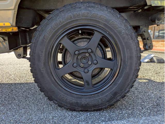 ジムニー 　リフトアップ公認　社外マフラー　社外前後バンパー　ＲＥＣＡＲＯシート２脚　追加メーター　社外ステアリング　社外１６ＡＷ　ユーザー買取車　全塗装（29枚目）