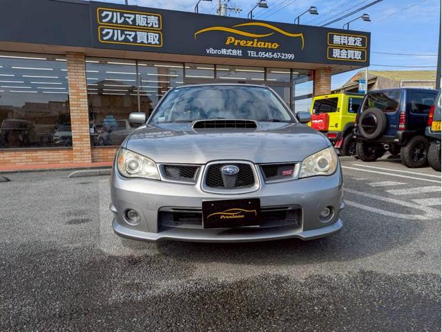 インプレッサ ＷＲＸ　ＳＴＩ　Ａライン　ブレンボキャリパー　ＴＥＩＮ車高調減衰調整　ＭＯＭＯステアリング　フジツボマフラー　ＶＩＰＥＲセキュリティー　社外ディスプレイオーディオ　ＥＴＣ　ＳＴＩタワーバー　ＨＩＤヘッドライト　キーレスキー（2枚目）
