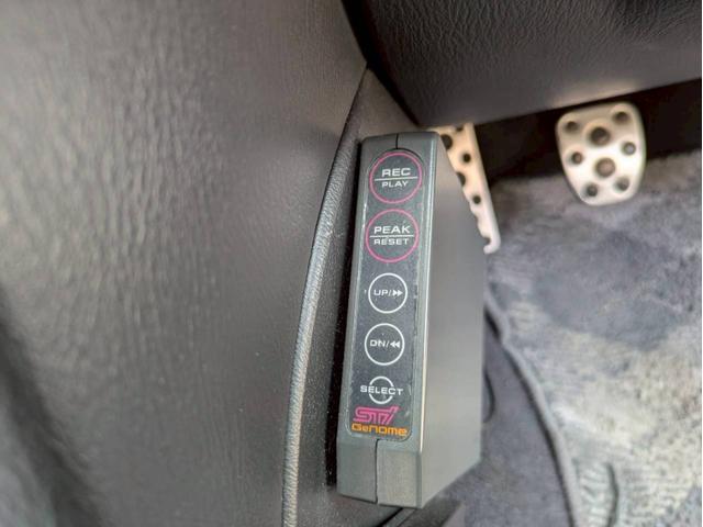 インプレッサ ＷＲＸ　ＳＴＩ　Ａライン　ブレンボキャリパー　ＴＥＩＮ車高調減衰調整　ＭＯＭＯステアリング　フジツボマフラー　ＶＩＰＥＲセキュリティー　社外ディスプレイオーディオ　ＥＴＣ　ＳＴＩタワーバー　ＨＩＤヘッドライト　キーレスキー（21枚目）