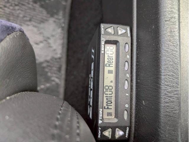 インプレッサ ＷＲＸ　ＳＴＩ　Ａライン　ブレンボキャリパー　ＴＥＩＮ車高調減衰調整　ＭＯＭＯステアリング　フジツボマフラー　ＶＩＰＥＲセキュリティー　社外ディスプレイオーディオ　ＥＴＣ　ＳＴＩタワーバー　ＨＩＤヘッドライト　キーレスキー（22枚目）