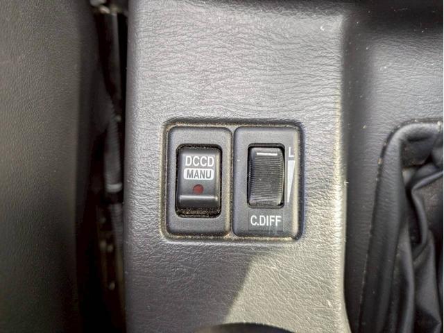 インプレッサ ＷＲＸ　ＳＴＩ　Ａライン　ブレンボキャリパー　ＴＥＩＮ車高調減衰調整　ＭＯＭＯステアリング　フジツボマフラー　ＶＩＰＥＲセキュリティー　社外ディスプレイオーディオ　ＥＴＣ　ＳＴＩタワーバー　ＨＩＤヘッドライト　キーレスキー（25枚目）