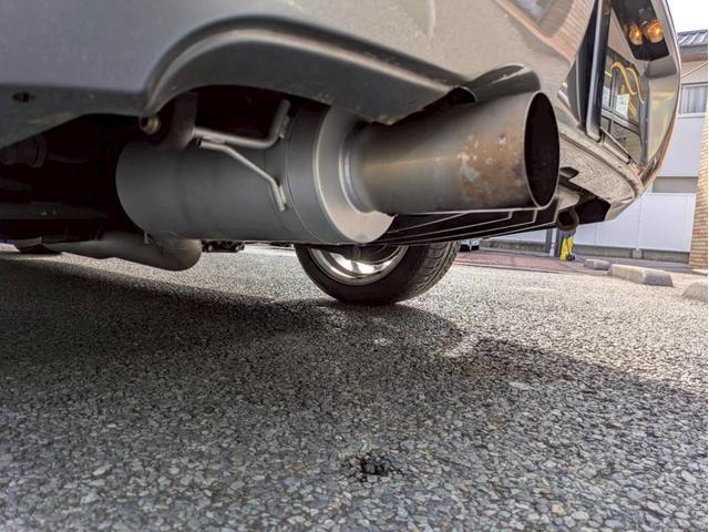 インプレッサ ＷＲＸ　ＳＴＩ　Ａライン　ブレンボキャリパー　ＴＥＩＮ車高調減衰調整　ＭＯＭＯステアリング　フジツボマフラー　ＶＩＰＥＲセキュリティー　社外ディスプレイオーディオ　ＥＴＣ　ＳＴＩタワーバー　ＨＩＤヘッドライト　キーレスキー（31枚目）