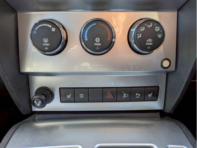 ダッジ・ナイトロ R/T デイスプレイオーディオ 社外ナビTV バックモニター レザーシート シートヒーター 社外デジタルインナー 前後ドライブレコーダー ETC クルーズコントロール キーレス2個 サイドステップ 禁煙車(21枚目)