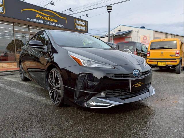 プリウス Ｓ　純正９インチナビフルセグ　バックモニター　モデリスタエアロ　社外１９ＡＷ　トヨタセーフティセンス　前後ドライブレコーダー　レーダークルーズ　オートハイビーム　ＬＥＤヘッドライト　走行中ＴＶ可　禁煙車（3枚目）