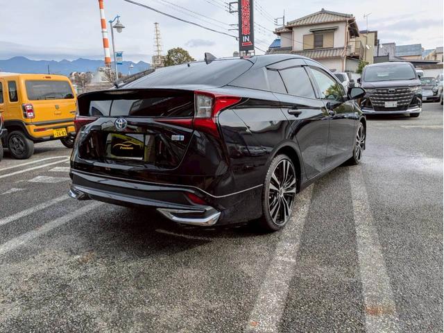 プリウス Ｓ　純正９インチナビフルセグ　バックモニター　モデリスタエアロ　社外１９ＡＷ　トヨタセーフティセンス　前後ドライブレコーダー　レーダークルーズ　オートハイビーム　ＬＥＤヘッドライト　走行中ＴＶ可　禁煙車（5枚目）