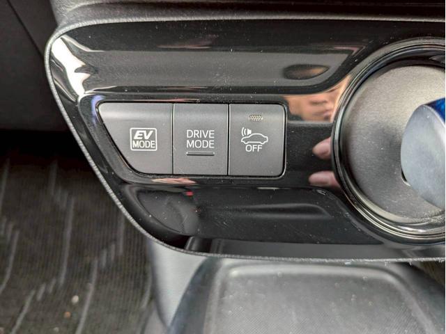 プリウス Ｓ　純正９インチナビフルセグ　バックモニター　モデリスタエアロ　社外１９ＡＷ　トヨタセーフティセンス　前後ドライブレコーダー　レーダークルーズ　オートハイビーム　ＬＥＤヘッドライト　走行中ＴＶ可　禁煙車（23枚目）