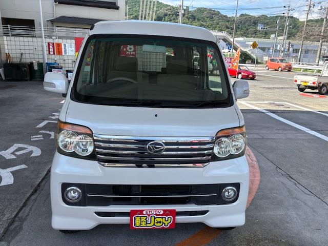 アトレーワゴン カスタムターボＲＳリミテッド　両側スライド・片側電動　ＨＩＤ　キーレスエントリー　電動格納ミラー　ターボ　ＡＴ　盗難防止システム　ＡＢＳ　ＣＤ　アルミホイール　衝突安全ボディ　エアコン　パワーステアリング　パワーウィンドウ（11枚目）