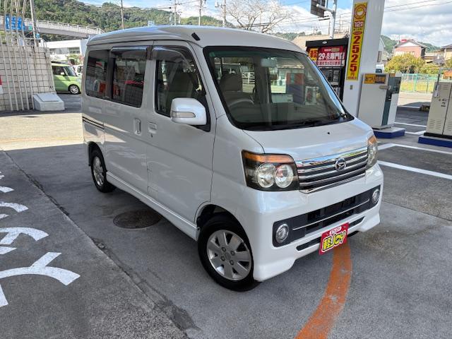 アトレーワゴン カスタムターボＲＳリミテッド　両側スライド・片側電動　ＨＩＤ　キーレスエントリー　電動格納ミラー　ターボ　ＡＴ　盗難防止システム　ＡＢＳ　ＣＤ　アルミホイール　衝突安全ボディ　エアコン　パワーステアリング　パワーウィンドウ（12枚目）