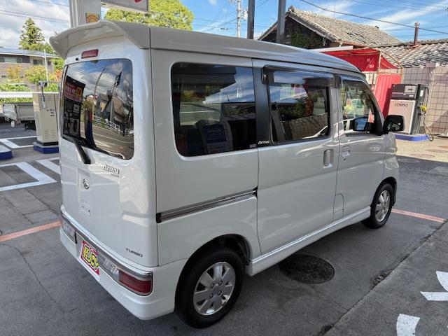 アトレーワゴン カスタムターボＲＳリミテッド　両側スライド・片側電動　ＨＩＤ　キーレスエントリー　電動格納ミラー　ターボ　ＡＴ　盗難防止システム　ＡＢＳ　ＣＤ　アルミホイール　衝突安全ボディ　エアコン　パワーステアリング　パワーウィンドウ（14枚目）