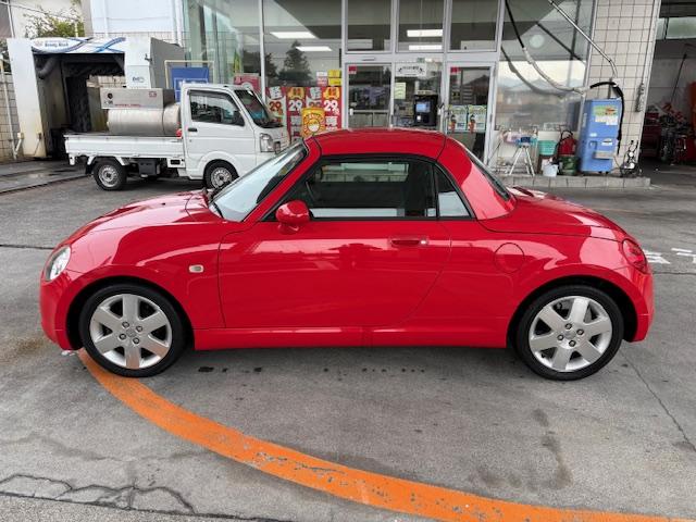 コペン アクティブトップ　電動オープン開閉可能　オープンカー　ナビ　ＴＶ　ＡＴ　キーレスエントリー　純正１５インチアルミホイール　ＣＤ　ＤＶＤ再生　エアコン　パワーステアリング　パワーウィンドウ　運転席エアバッグ（5枚目）